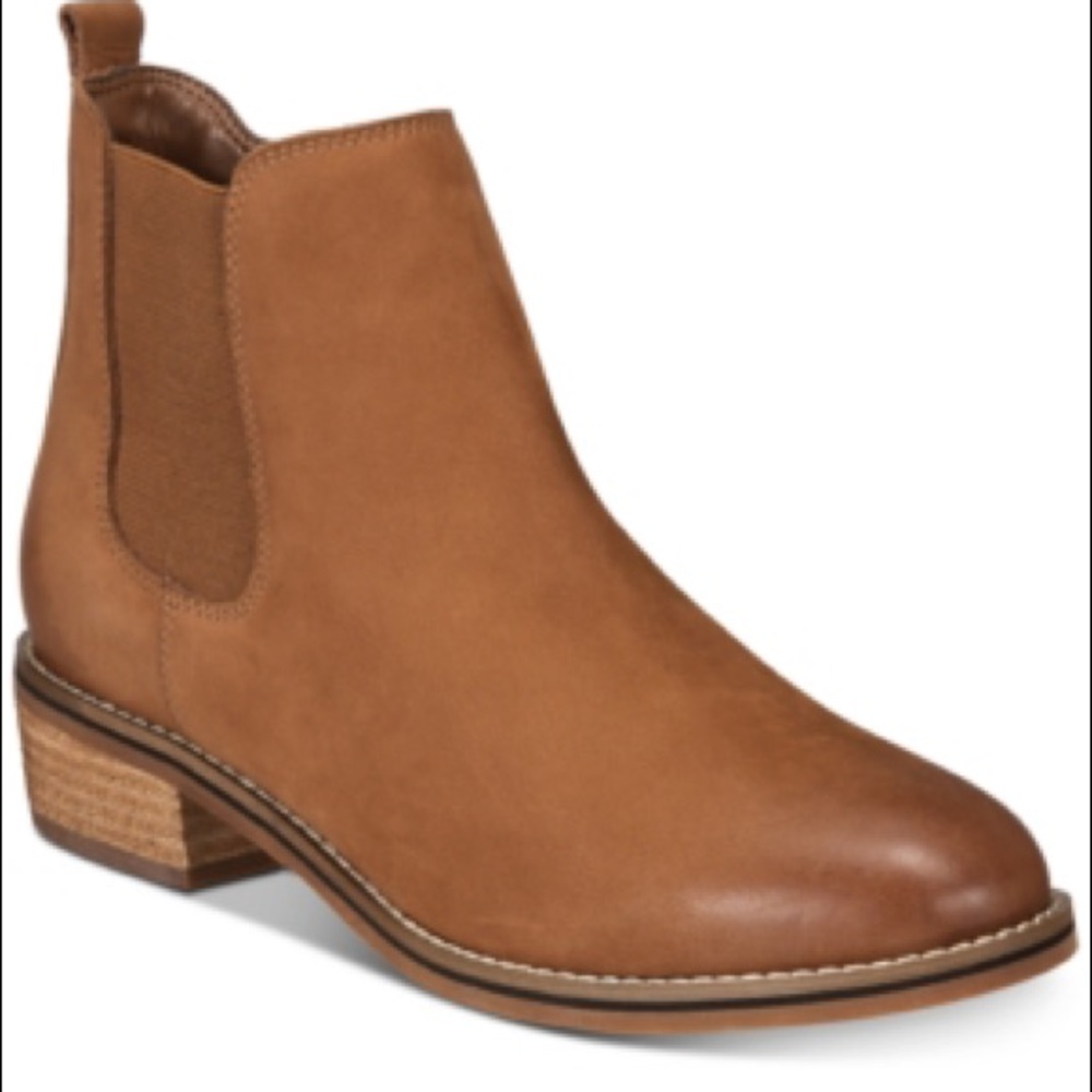 EUC Aqua College Lori Leather Waterproof Ankle Boot
